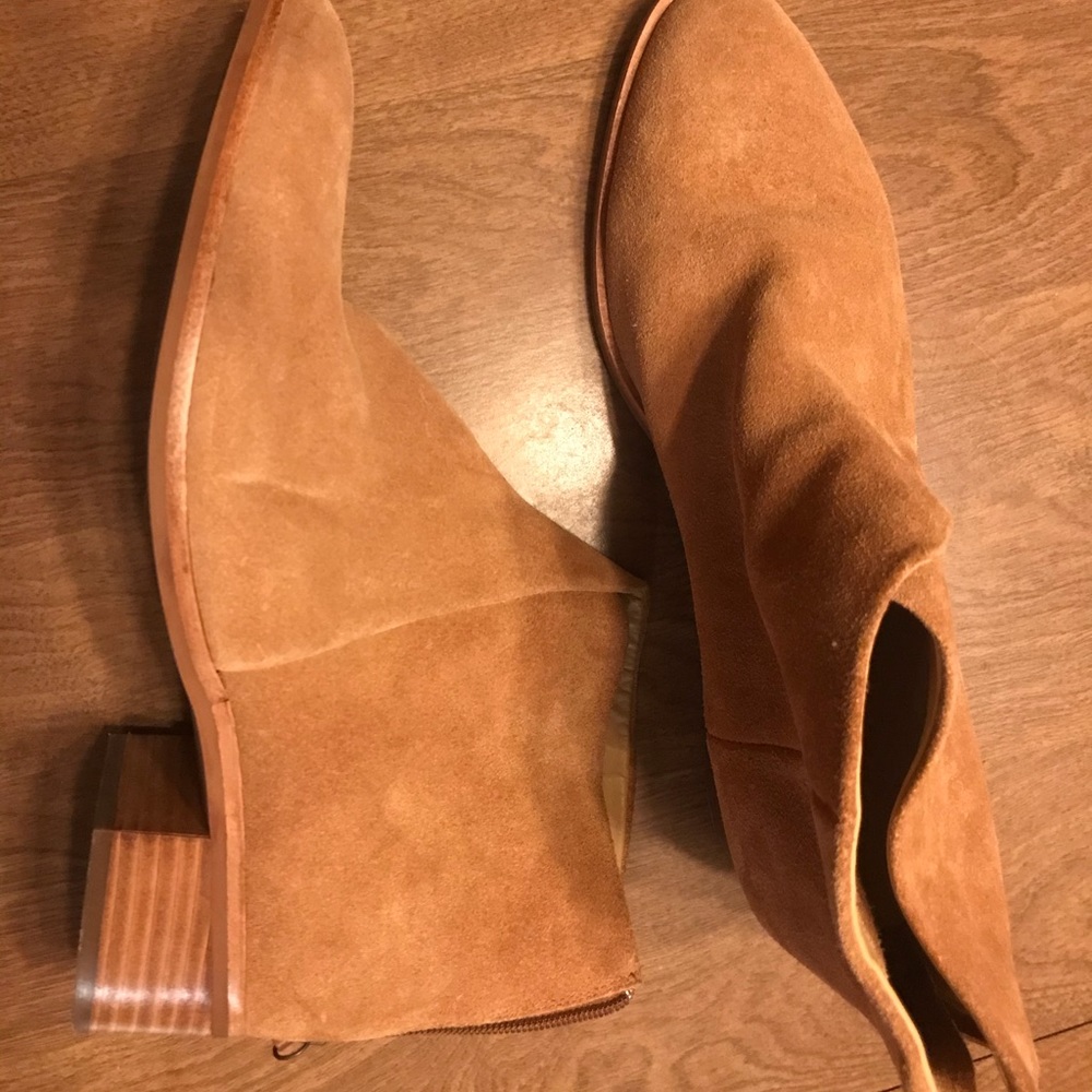 Soludos tan/ camel suede booties, size 11